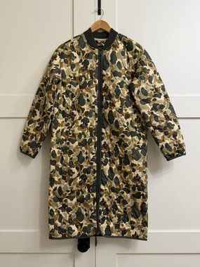 Everlane The ReNew Long Liner in Camo, Size XS